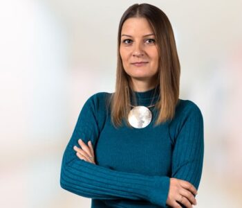 https://lifetherapy.ro/wp-content/uploads/2019/12/Team-Iulia-Ludosan-350x300.jpg
